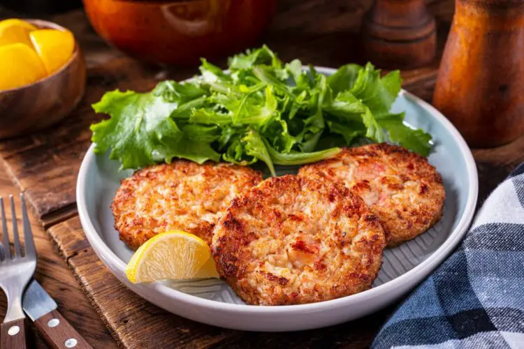 10 Amazing Paula Deen Crab Cake Recipes To Try Today - Women Chefs