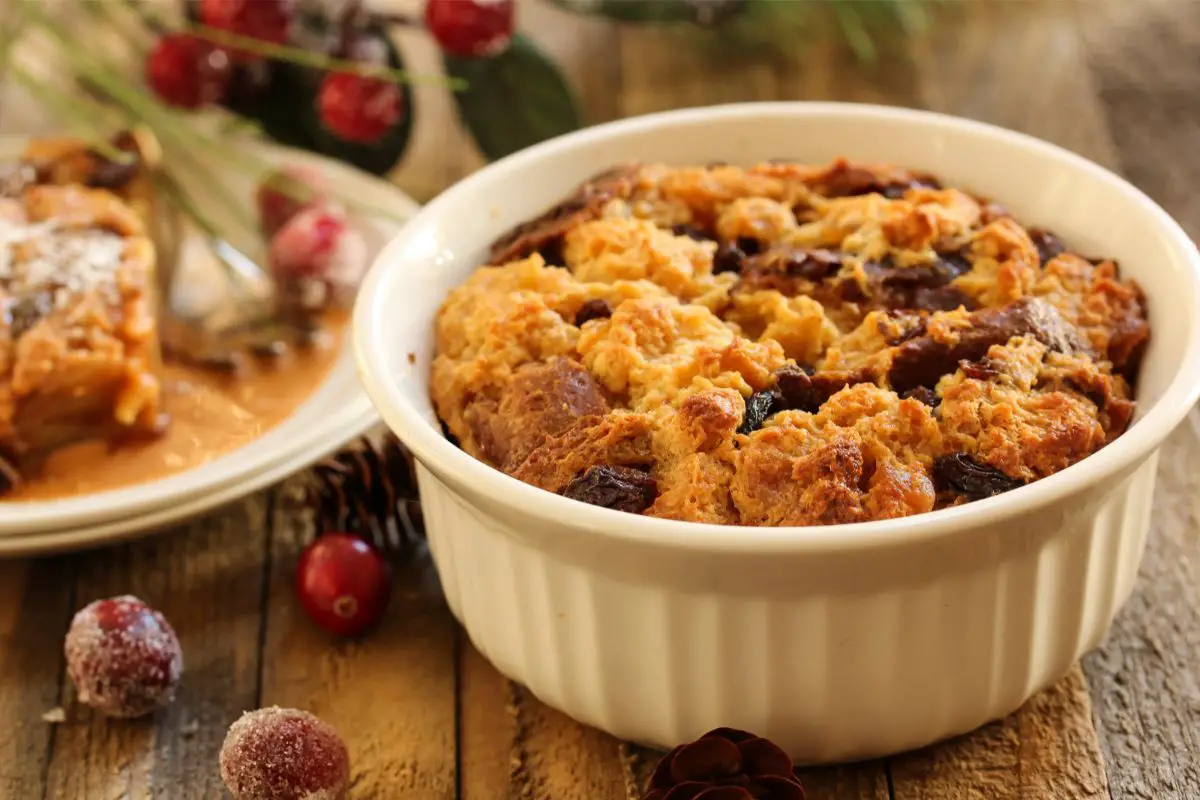 https://womenchefs.org/wp-content/uploads/2023/05/15-Best-Paula-Deen-Bread-Pudding-Recipes-To-Try-Today.jpg