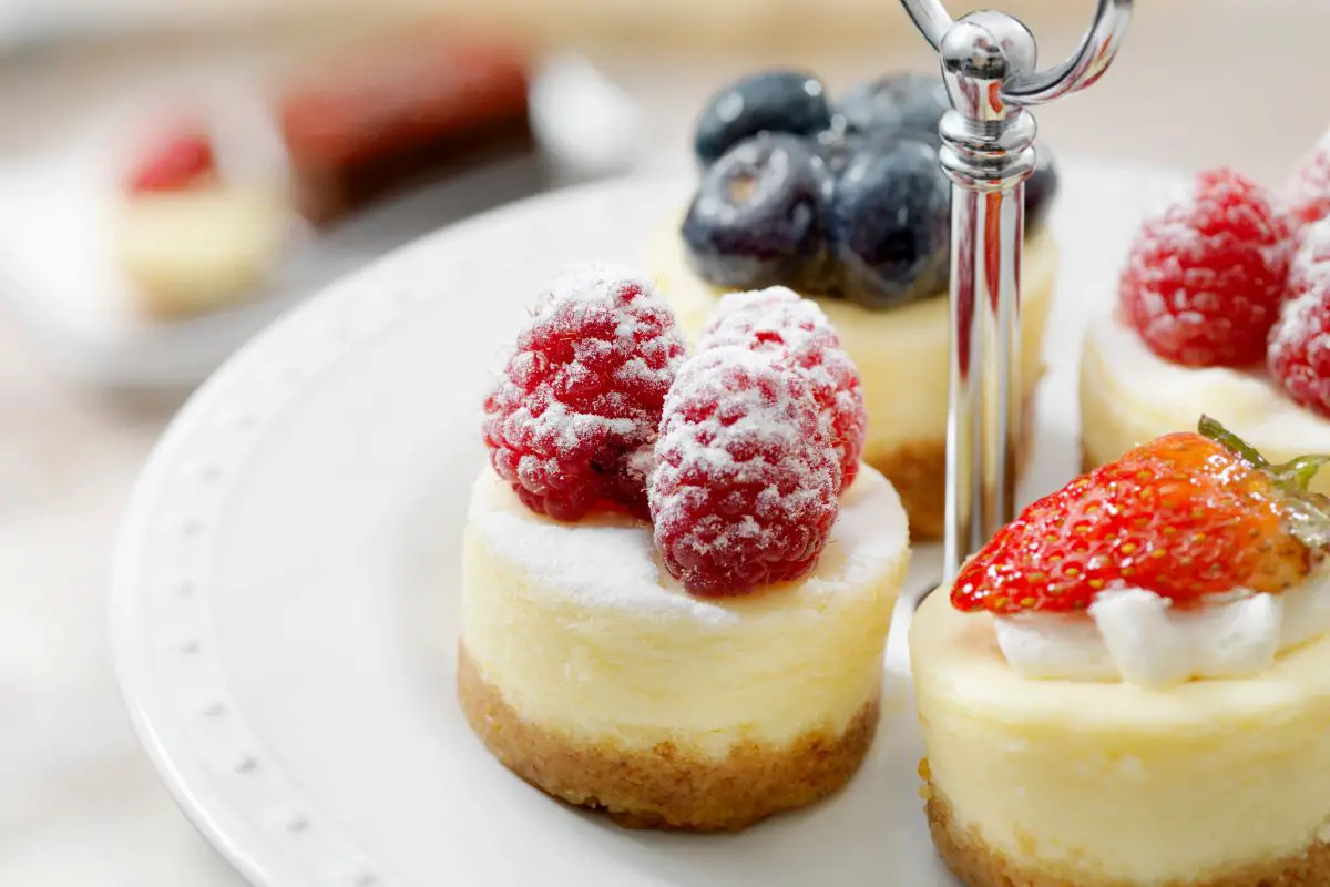 9 Amazing Paula Deen Mini Cheesecake Recipes To Try Today - Women Chefs