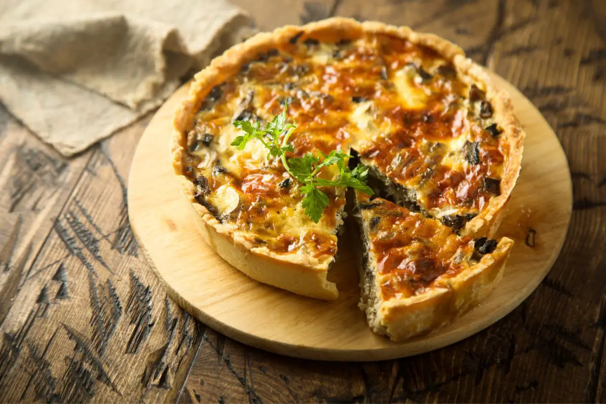 6 Best Paula Deen Quiche Recipes To Try Today - Women Chefs