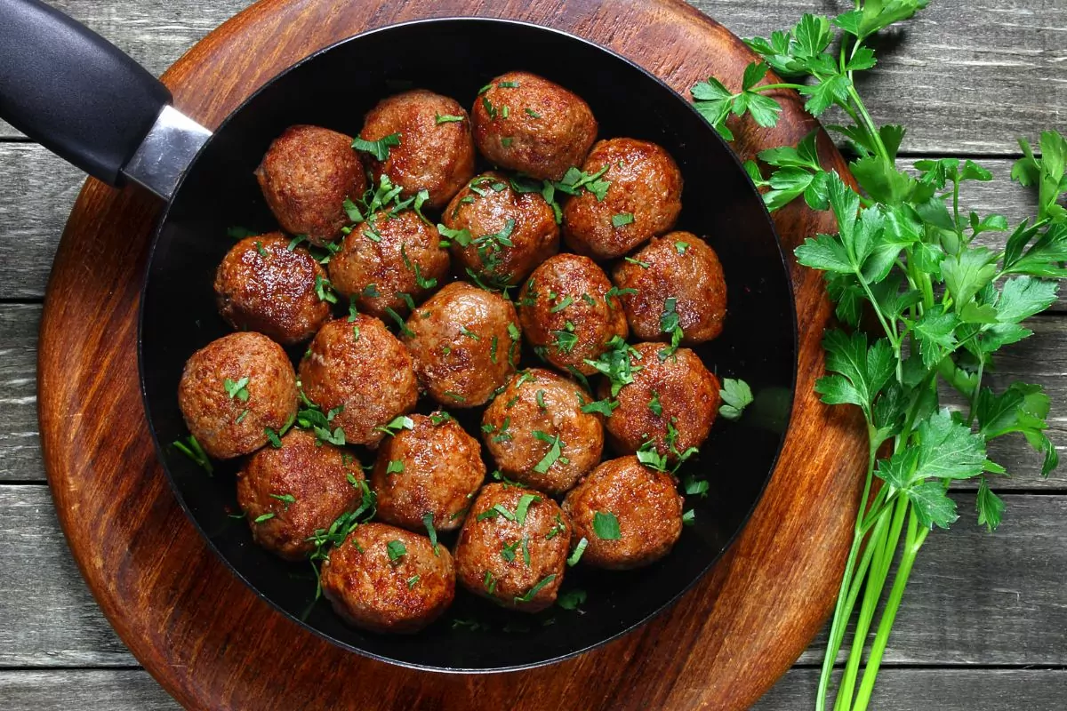 7 Amazing Rachael Ray Meatball Recipes To Try Today