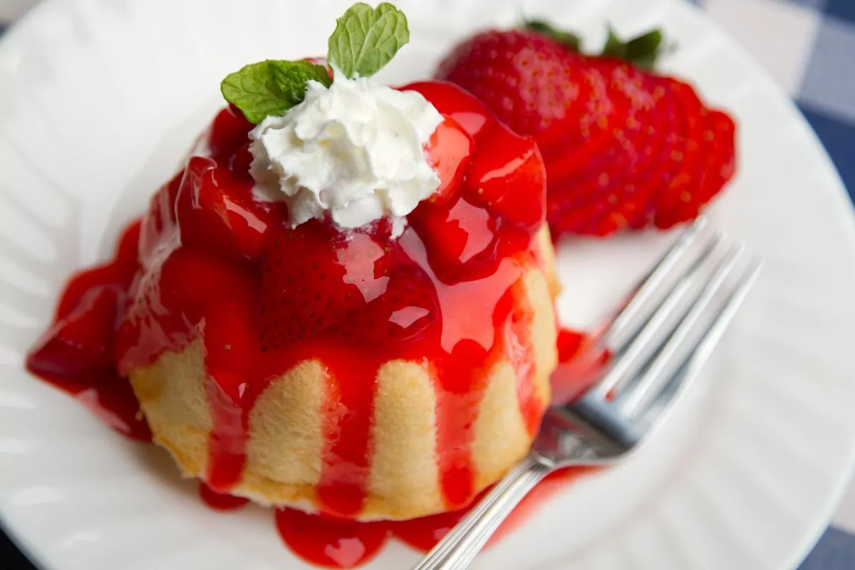 8 Amazing Paula Deen Strawberry Shortcake Recipes To Try Today
