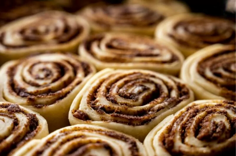 9 Amazing Paula Deen Cinnamon Roll Recipes To Try Today