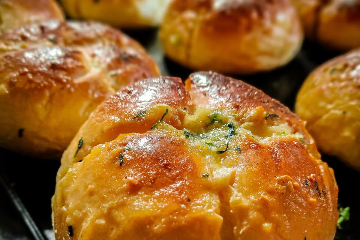 9 Best Ina Garten Garlic Bread Recipes To Try Today (1)