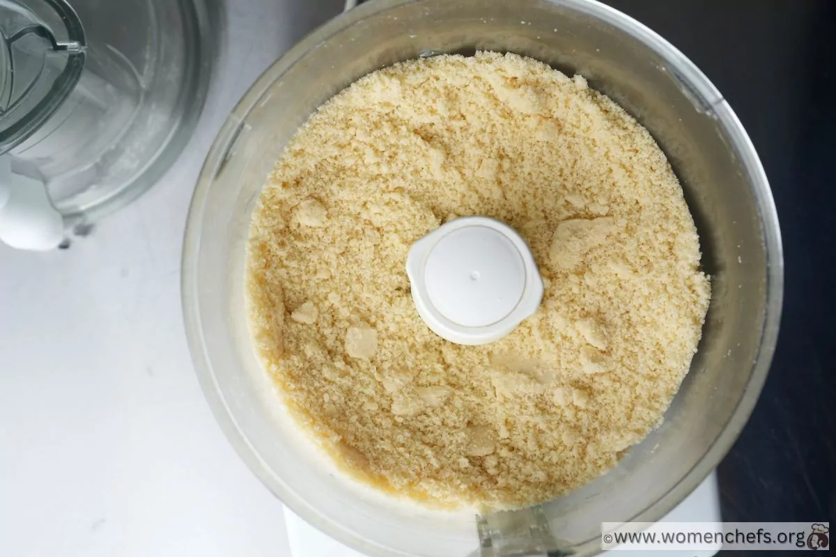 Butter forming pea sized doughpieces Butter forming pea sized dough pieces